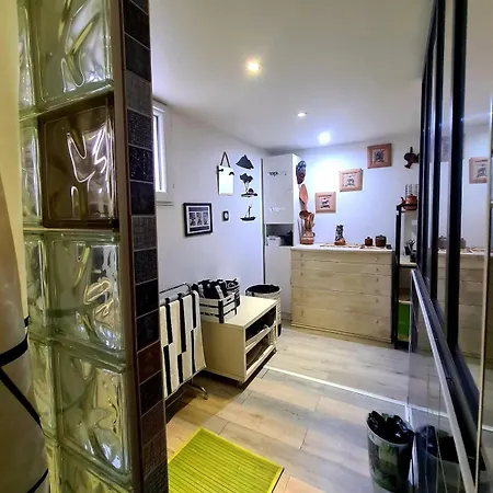 홈스테이 Cosy Meublee Rer D 200m *